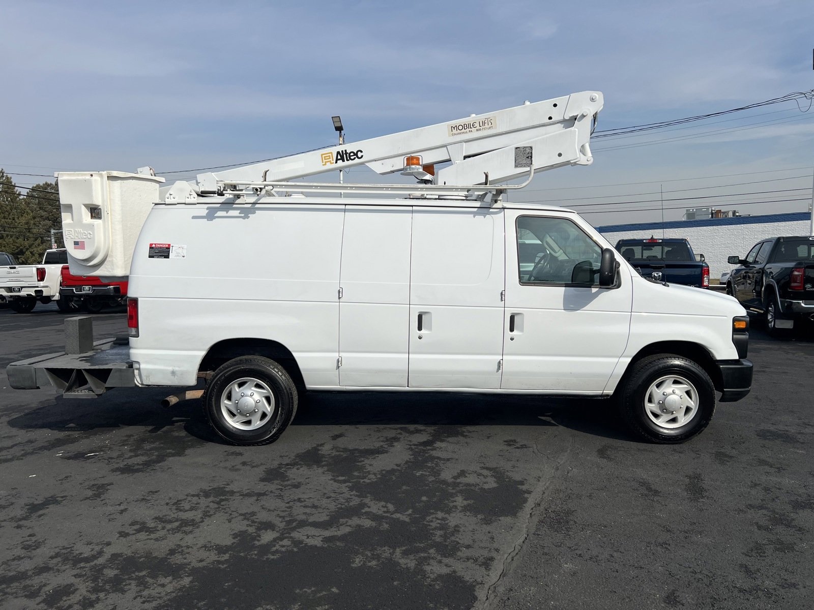 2014 Ford E-350 photo 3
