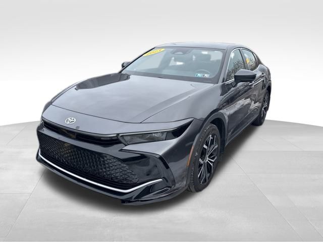 2023 Toyota Crown XLE's photo