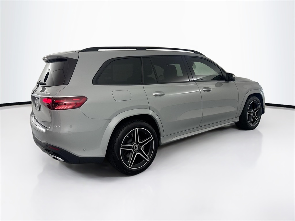 2025 Mercedes Benz GLS 450 4MATIC photo 4