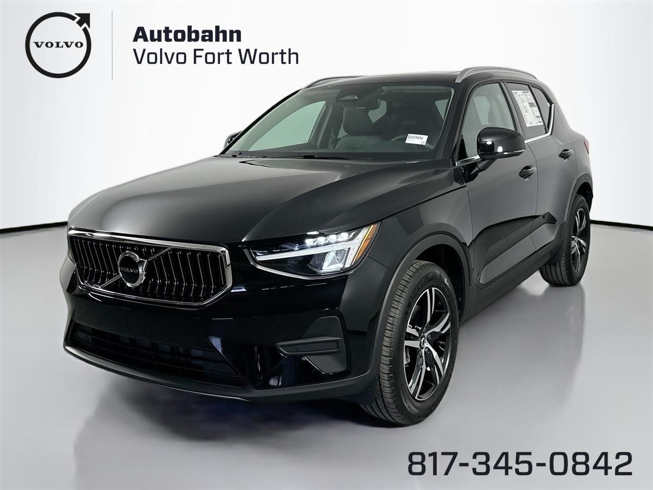 2025 Volvo XC40 Core's photo
