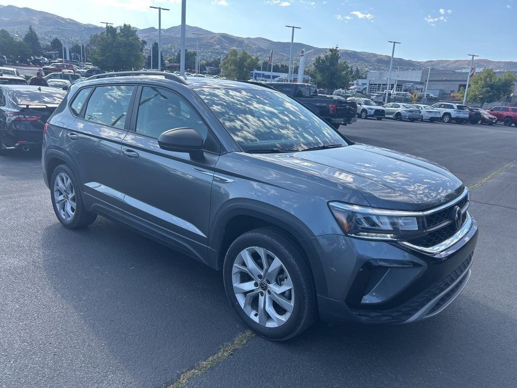 2023 Volkswagen Taos S photo 2