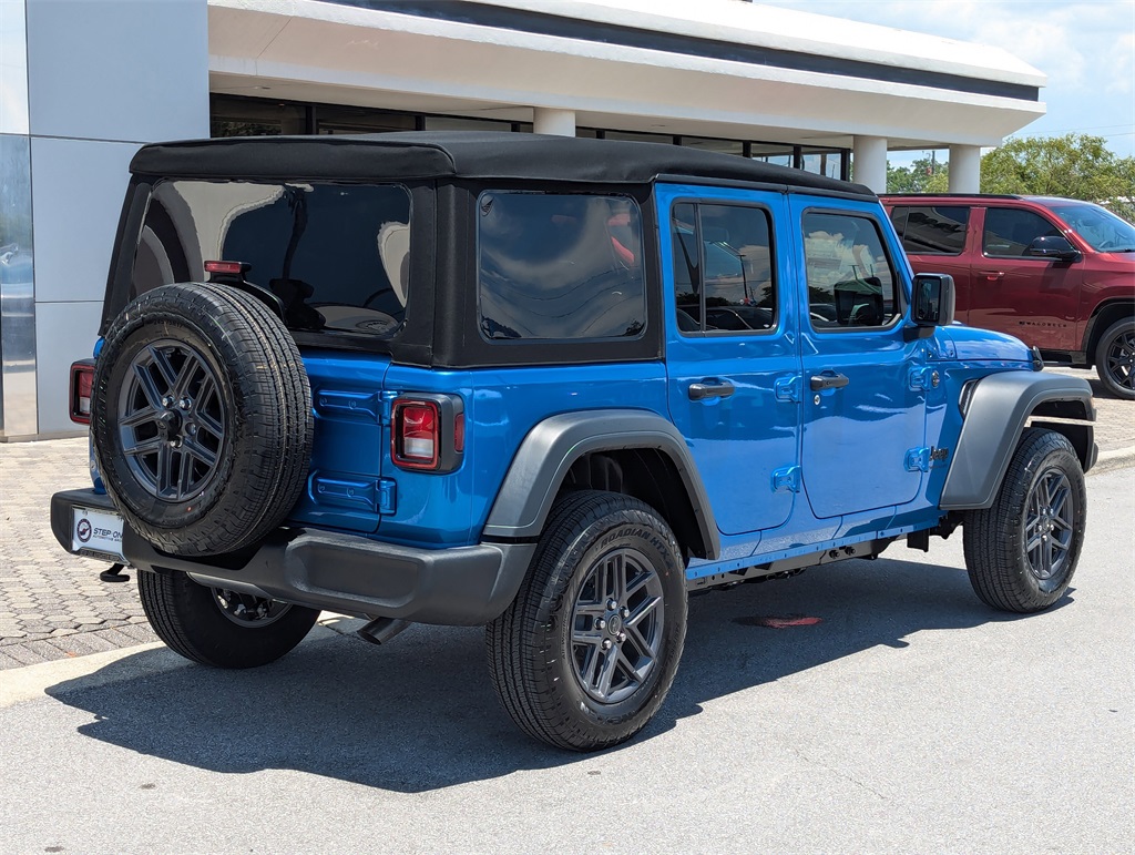 2025 Jeep Wrangler Sport S photo 4