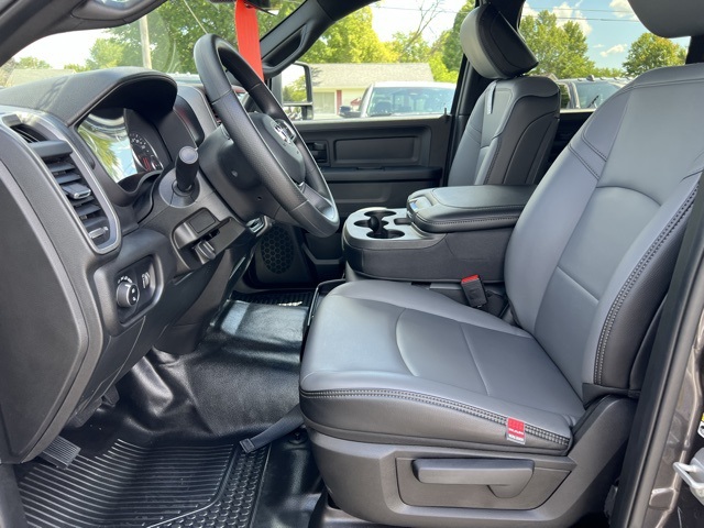 2025 Ram 2500 Tradesman photo 4