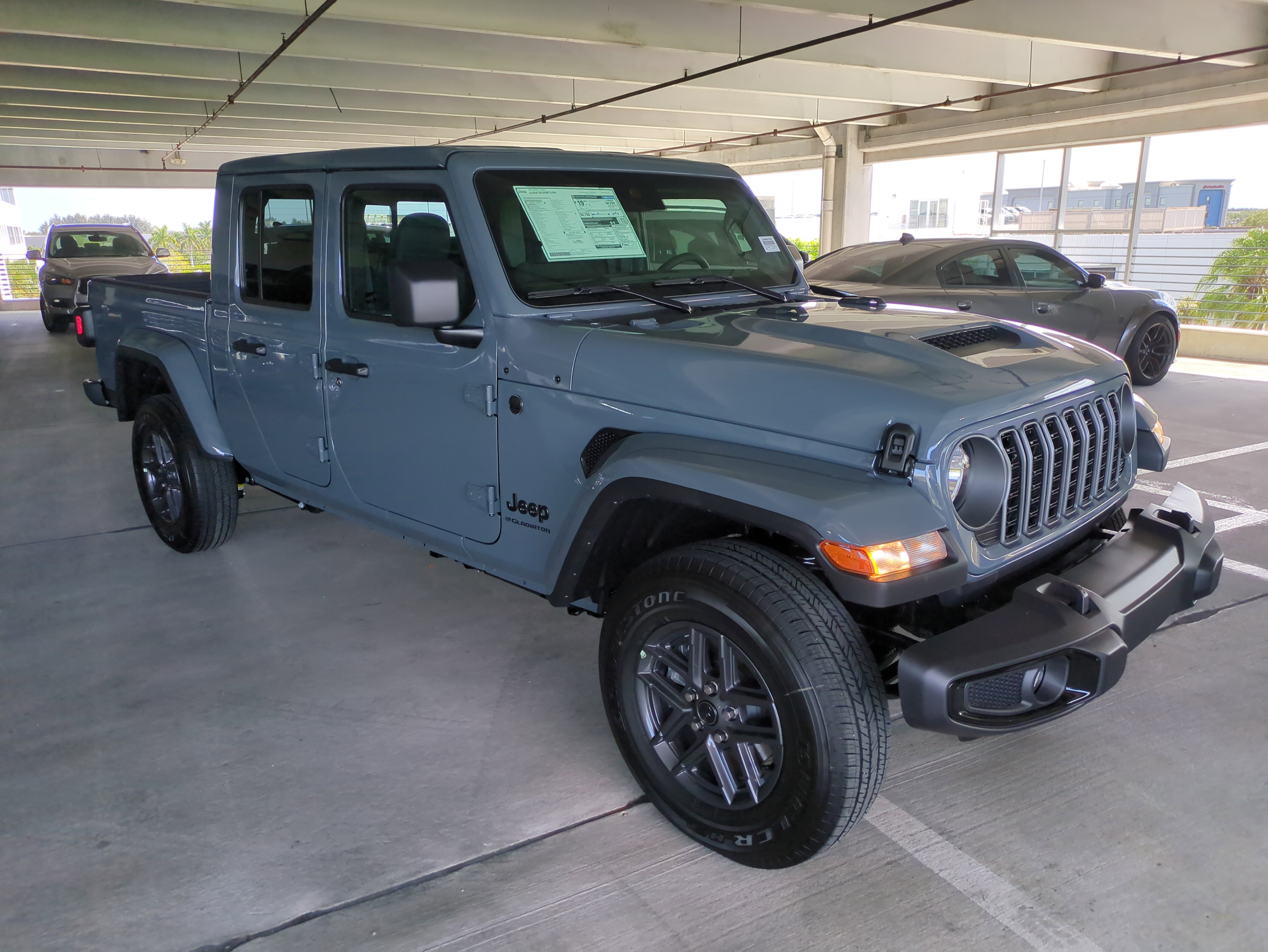 2025 Jeep Gladiator Sport S's photo