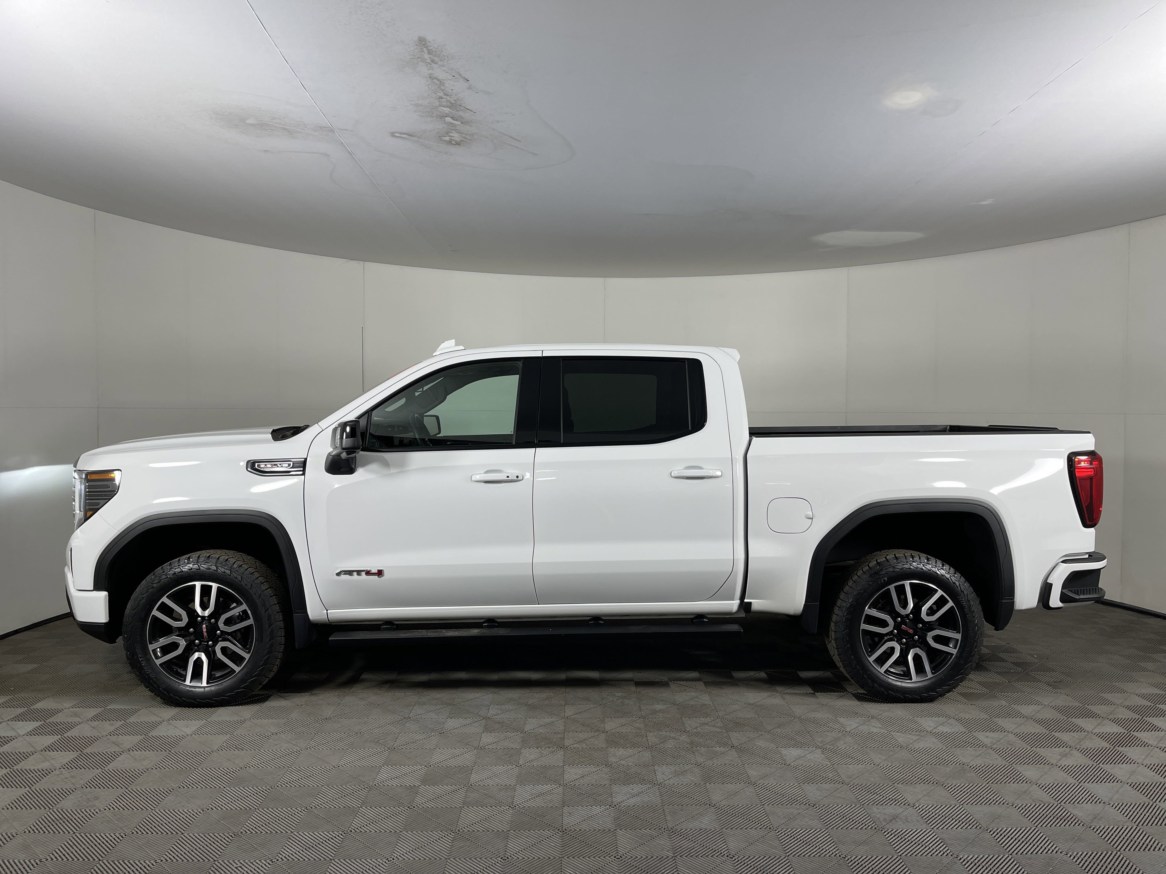 1GTPUEELXNZ535004