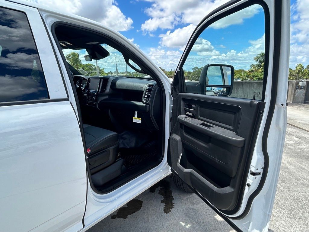 2026 Ram 3500 Tradesman photo 27