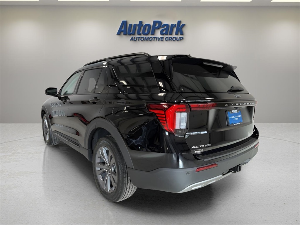 2026 Ford Explorer photo 4
