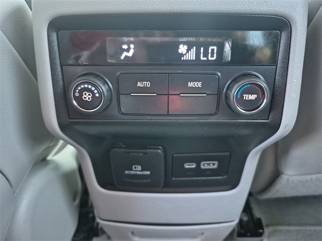 2023 Gmc Acadia SLT photo 24