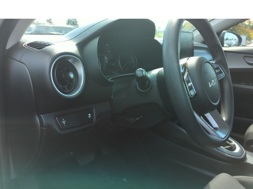 2022 Kia Forte LXS photo 10