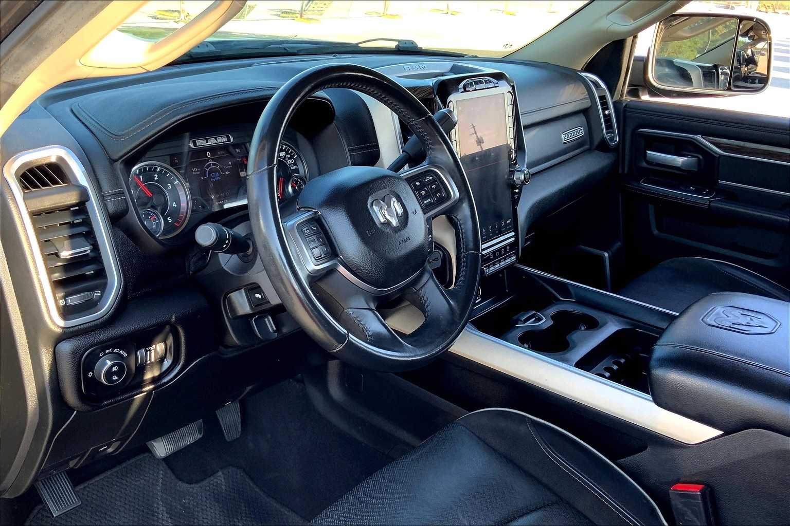 2021 Ram 2500 Laramie photo 16