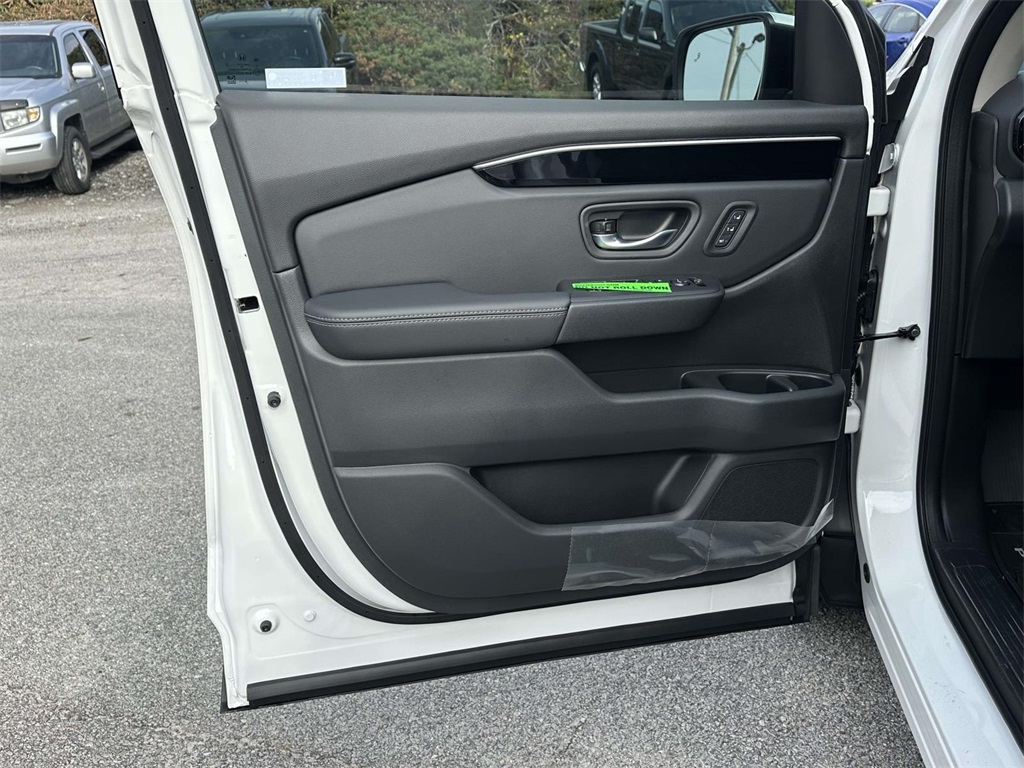 2025 Honda Pilot Touring photo 4