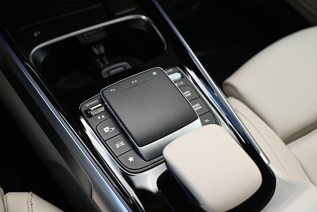 2022 Mercedes Benz GLB 250 photo 19