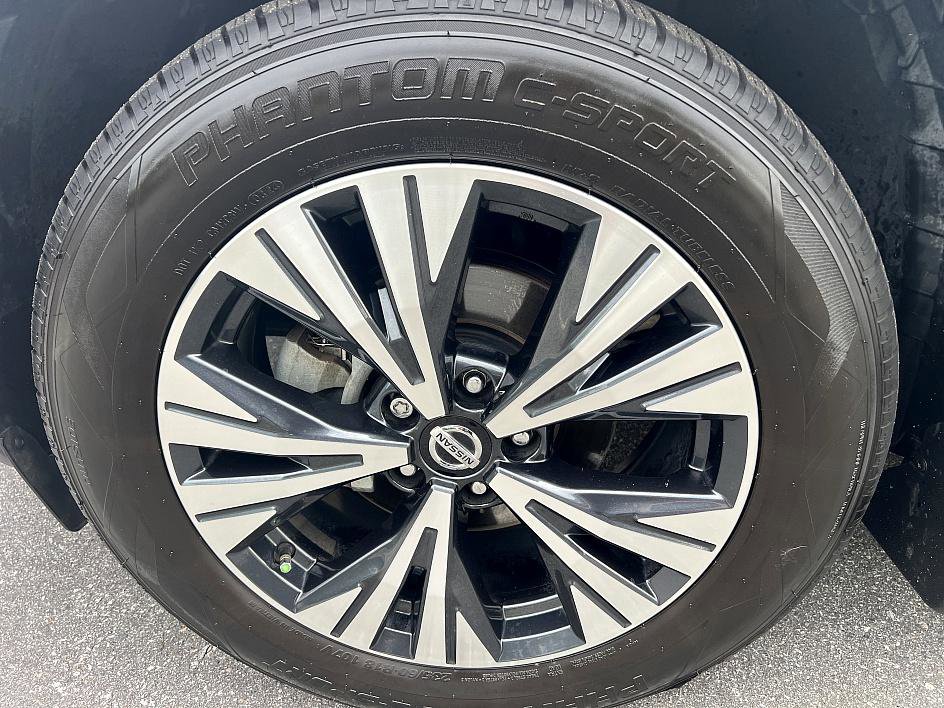 2021 Nissan Rogue SV photo 9
