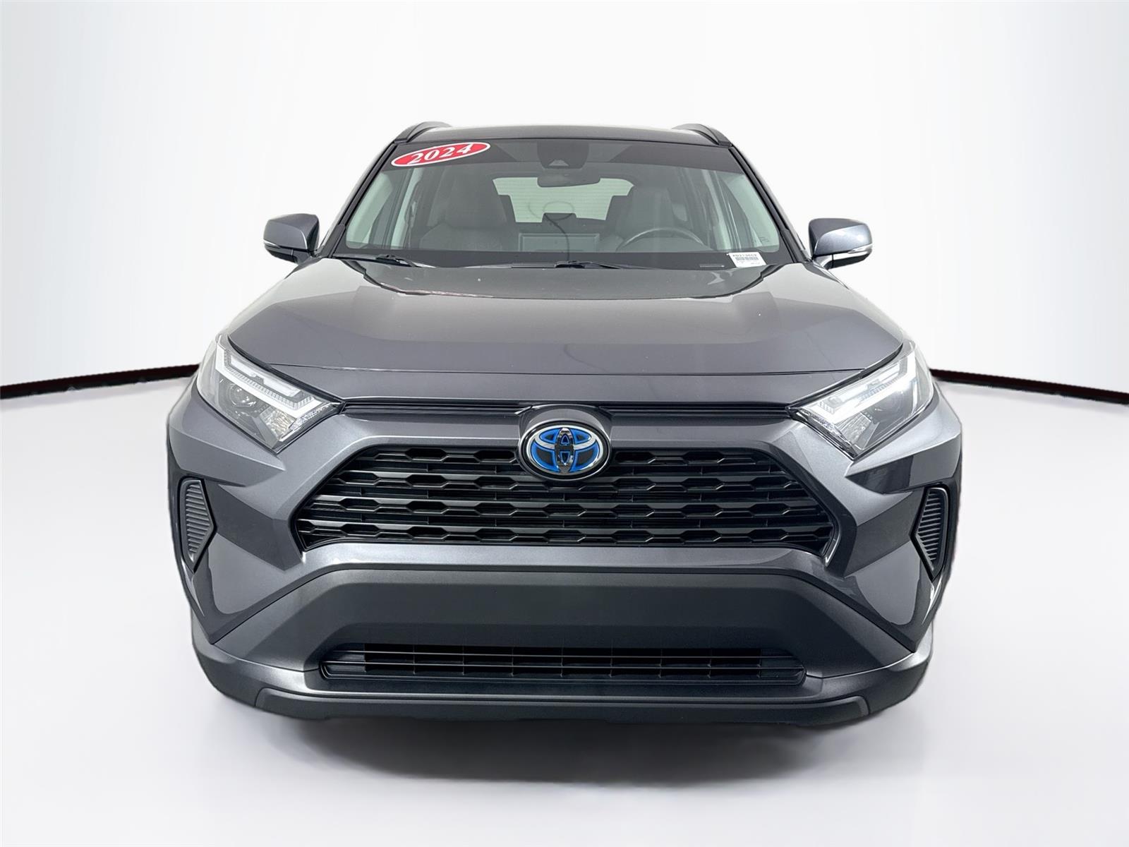 2024 Toyota RAV4 Hybrid XLE photo 2