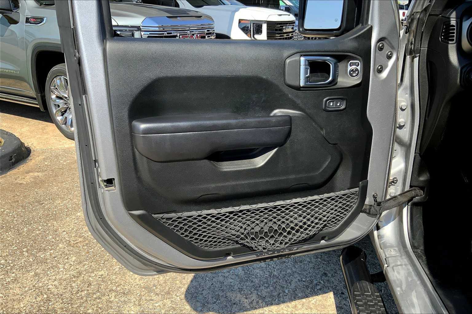 2020 Jeep Gladiator Sport S photo 18