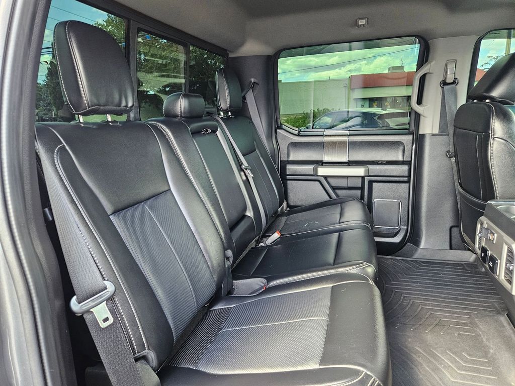 2021 Ford F-250 Lariat photo 30
