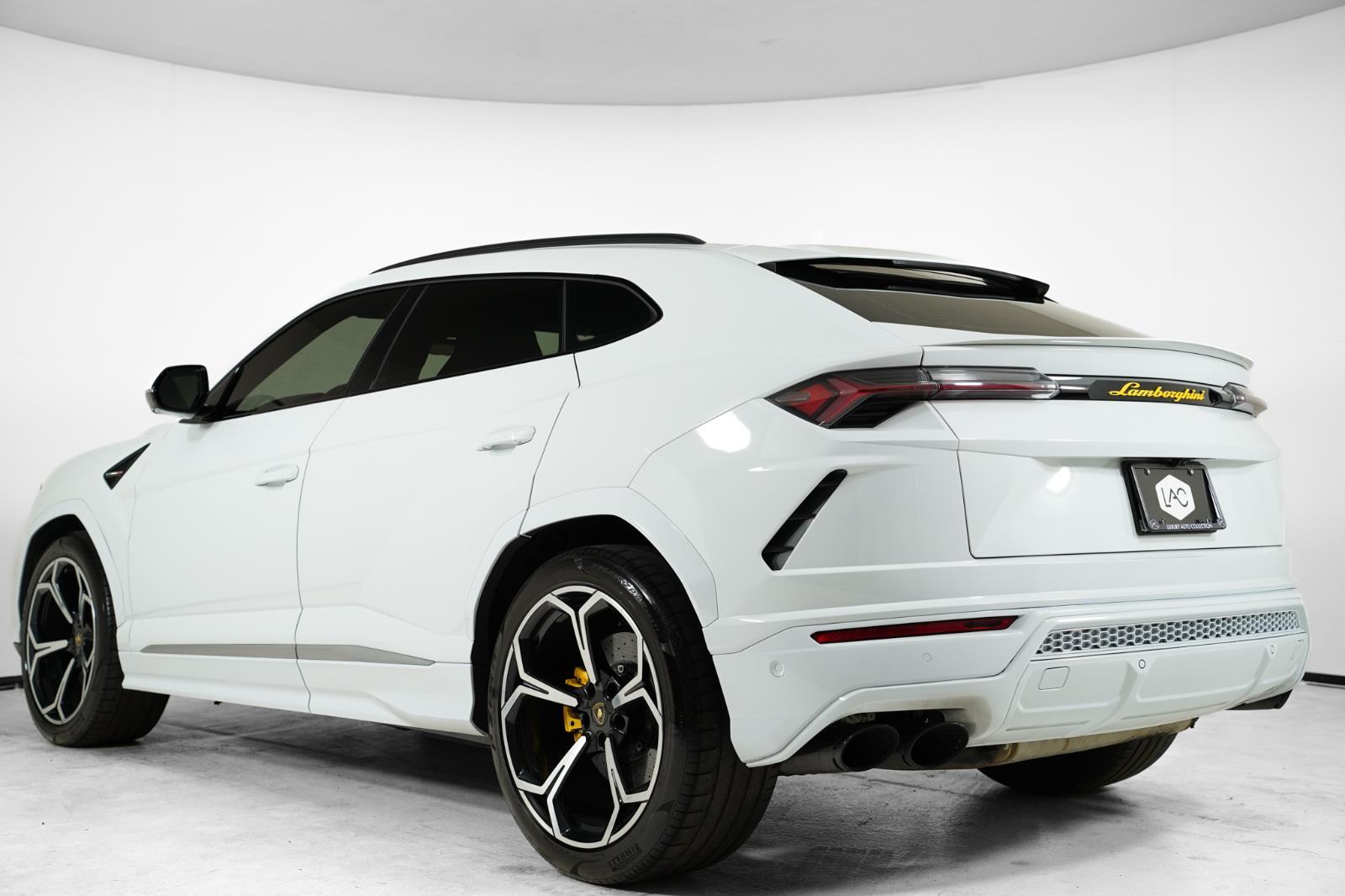 2020 Lamborghini Urus photo 6