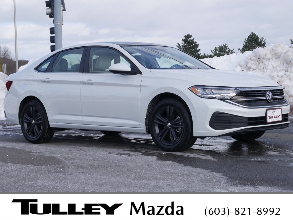 2024 Volkswagen Jetta SE's photo