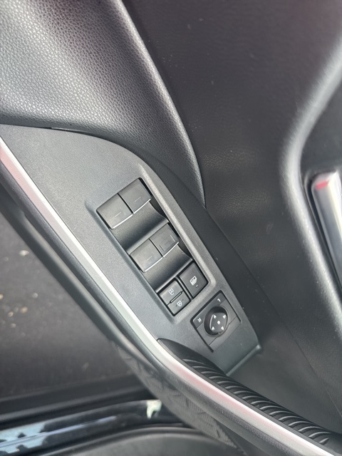 2023 Toyota RAV4 XLE photo 17