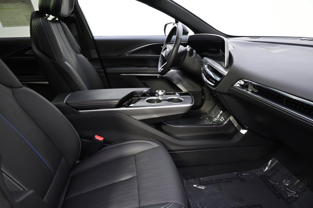 2025 Cadillac Lyriq Luxury photo 15