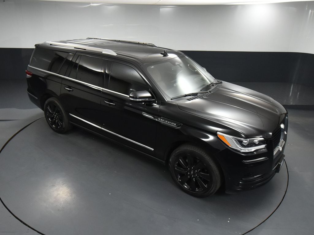2024 Lincoln Navigator Reserve Luxury Monochromatic photo 53