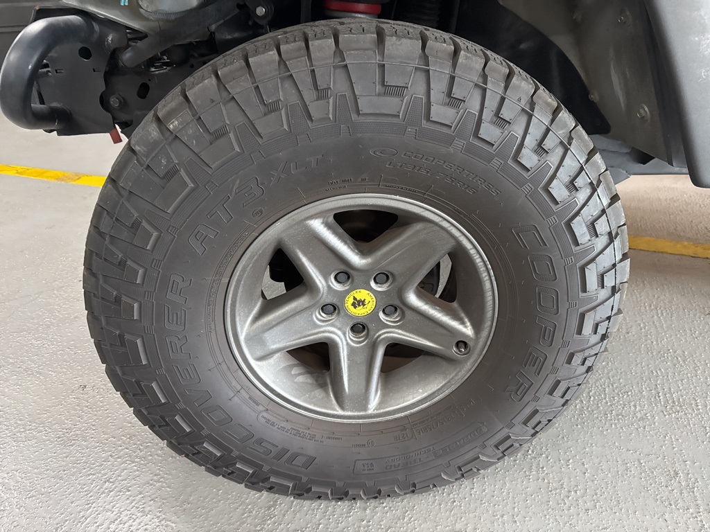 2006 Jeep Wrangler Unlimited Rubicon photo 2