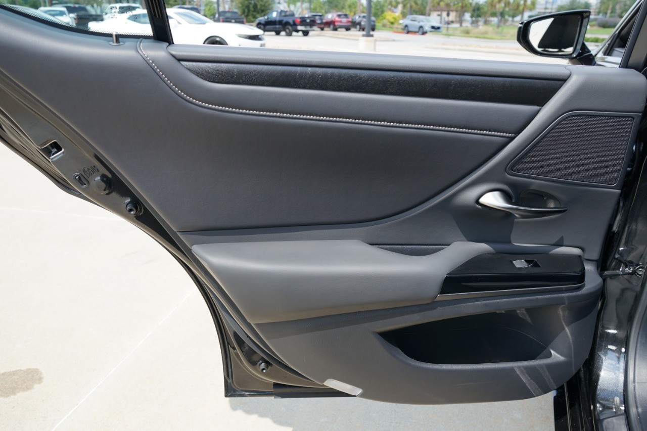 2025 Lexus ES 350 photo 31