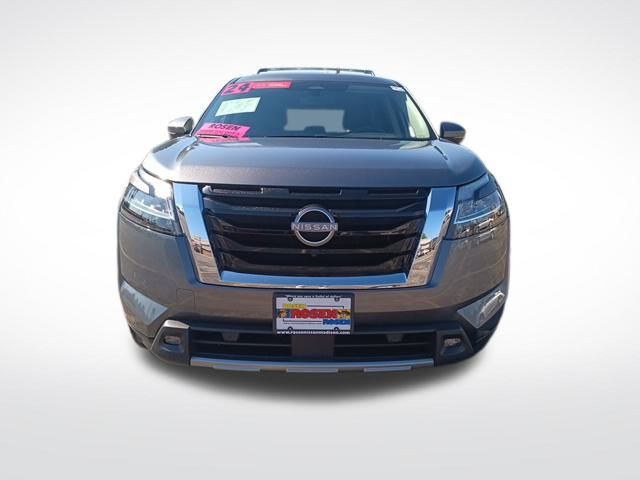2023 Nissan Pathfinder SL photo 6