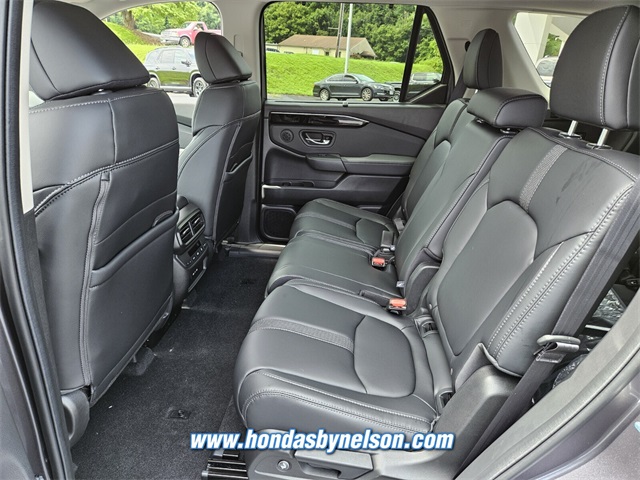 2025 Honda Pilot Touring photo 6