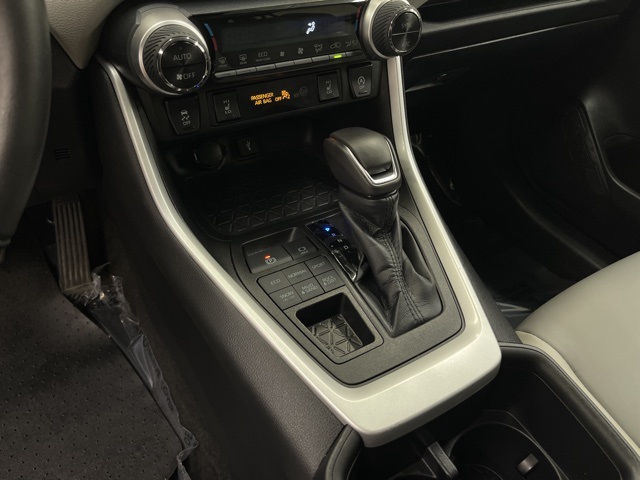 2022 Toyota RAV4 XLE Premium photo 16