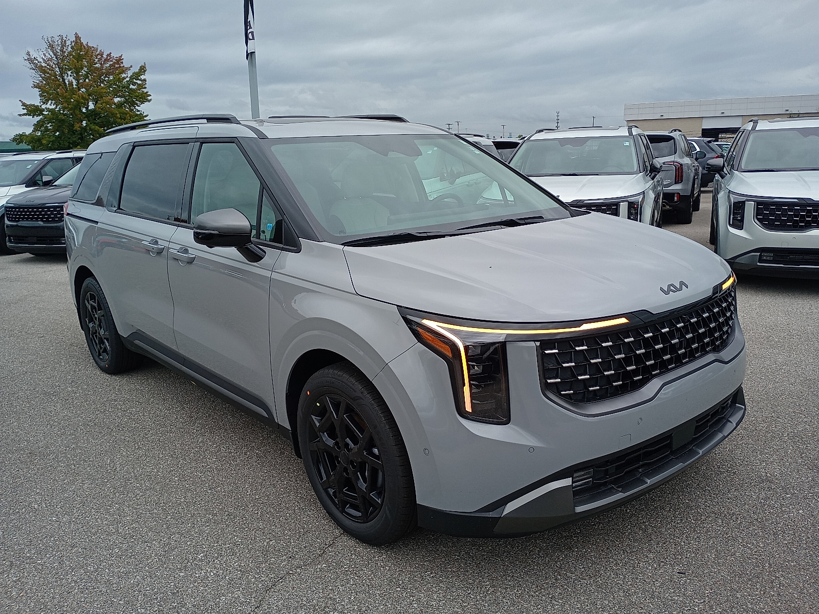 2026 Kia Carnival SX's photo