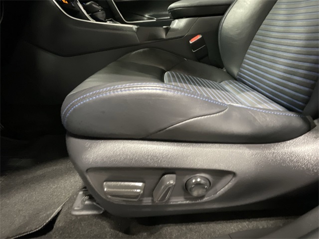2019 Toyota RAV4 Hybrid XSE photo 17