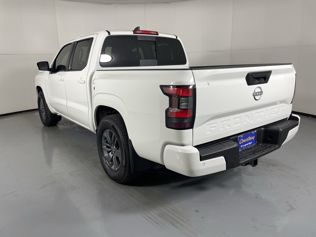 2025 Nissan Frontier Crew Cab SV photo 5