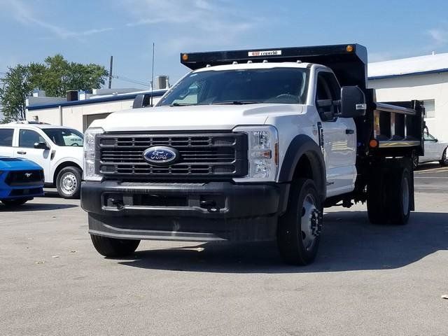 2025 Ford F-550 photo 8