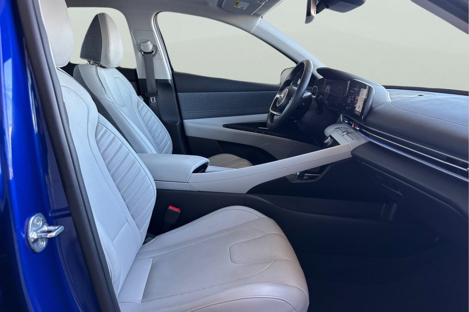 2023 Hyundai Elantra Limited photo 16
