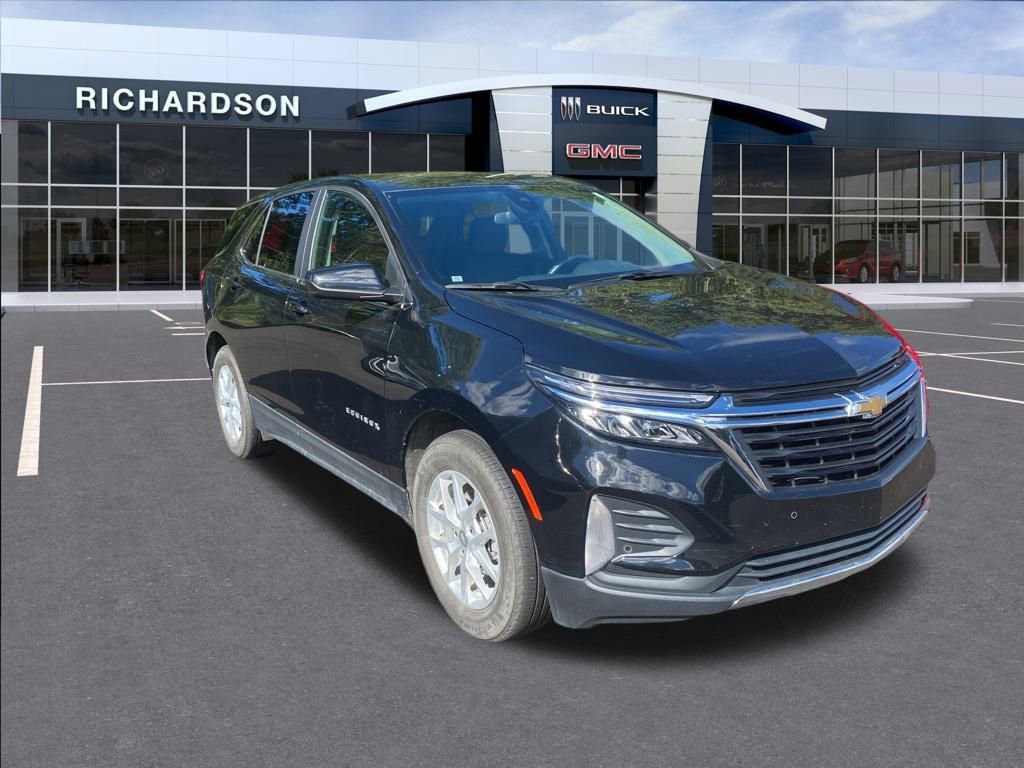 2022 Chevrolet Equinox LT photo 3