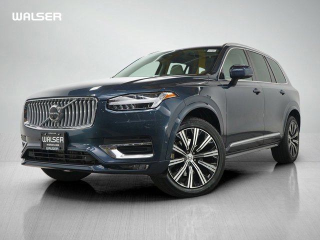 2023 Volvo XC90 Plus's photo