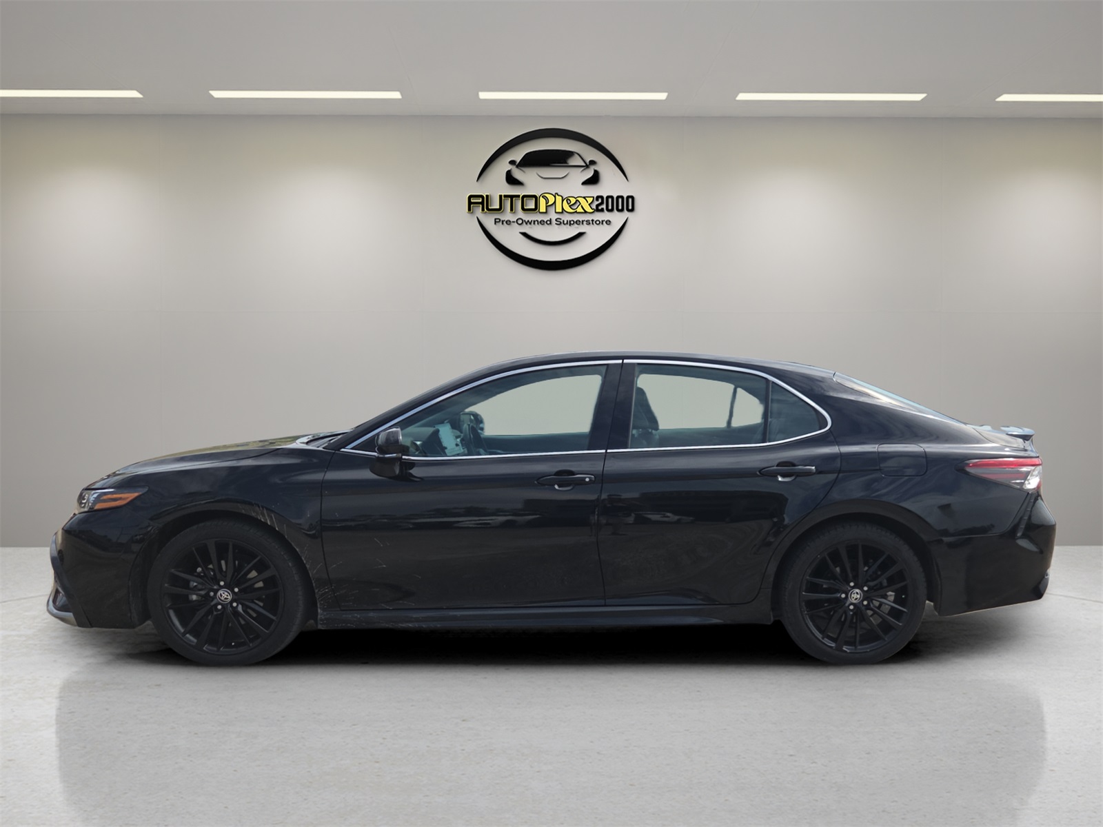2023 Toyota Camry XSE photo 3