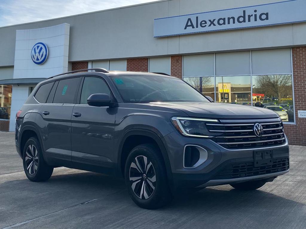 2024 Volkswagen Atlas SE's photo
