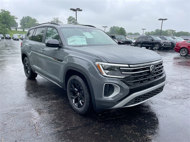 2025 Volkswagen Atlas Peak Edition SE photo 27