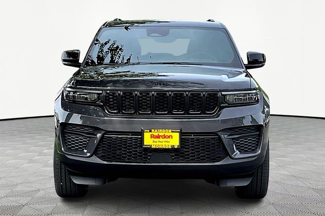 2025 Jeep Grand Cherokee Altitude photo 14