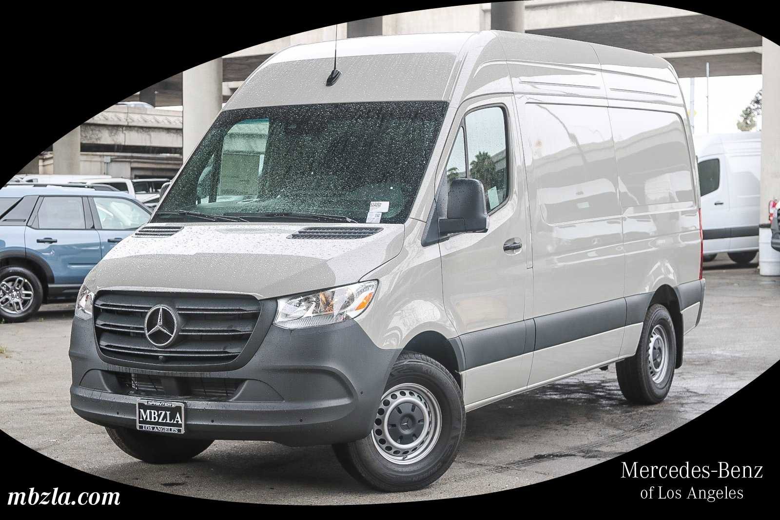 2024 Mercedes-Benz Sprinter Crew Van Base's photo