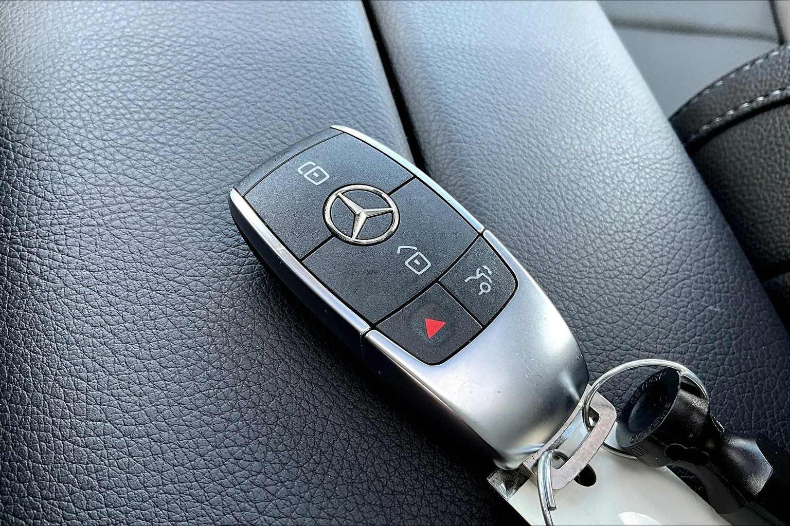 2025 Mercedes Benz GLE 350 4MATIC photo 13