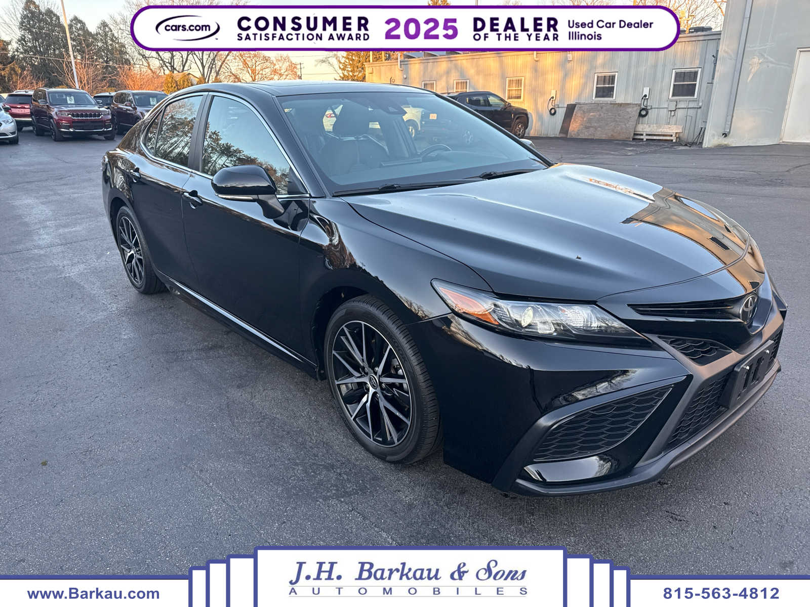 2021 Toyota Camry SE's photo