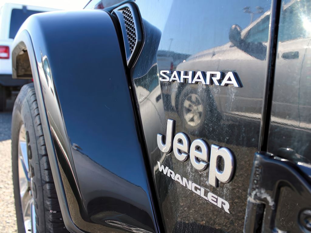 2023 Jeep Wrangler Sahara photo 31
