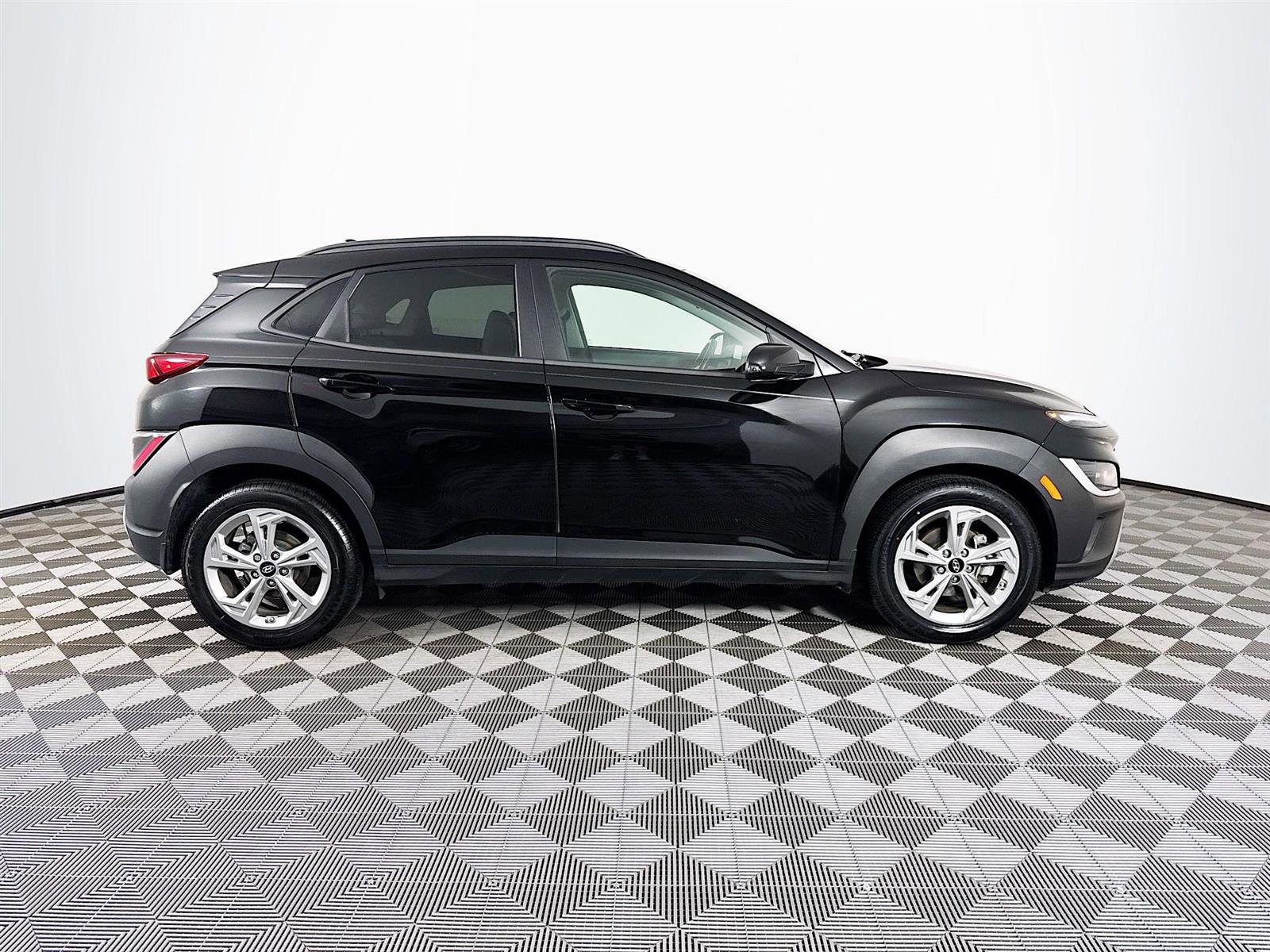 2023 Hyundai Kona SEL photo 6