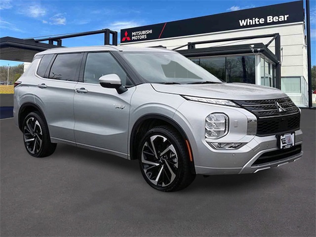 2025 Mitsubishi Outlander Plug-in Hybrid SEL's photo