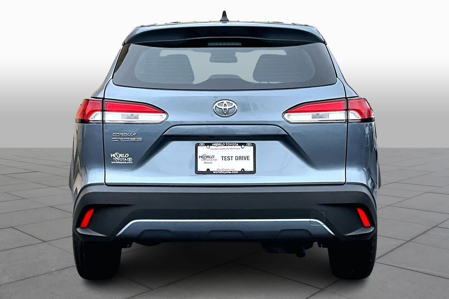 2024 Toyota Corolla Cross L photo 3