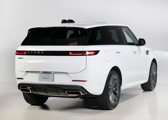 2024 Land Rover Range Rover Sport P400 Dynamic SE photo 2