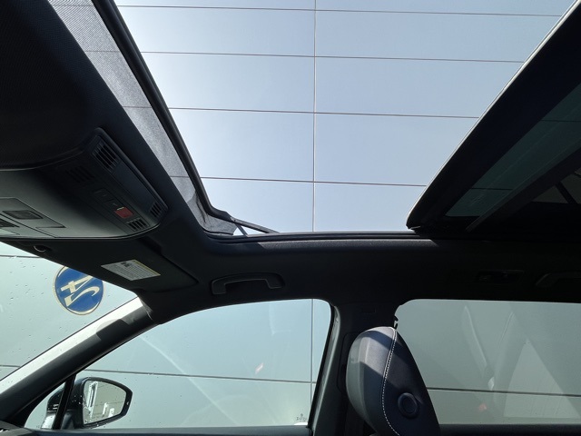 2024 Volkswagen Tiguan SE R-Line Black photo 10